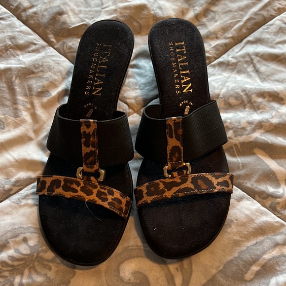 Italian Shoemakers black and animal print Strap 2 Inch Wedge Sandal Size 7.5 - Picture 3 of 5